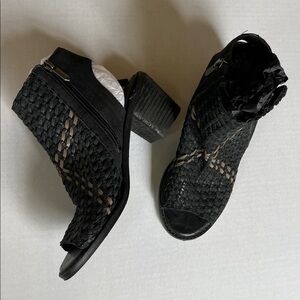 Sam Edelman Black Woven Peep-Toe Heeled Boots Size 7